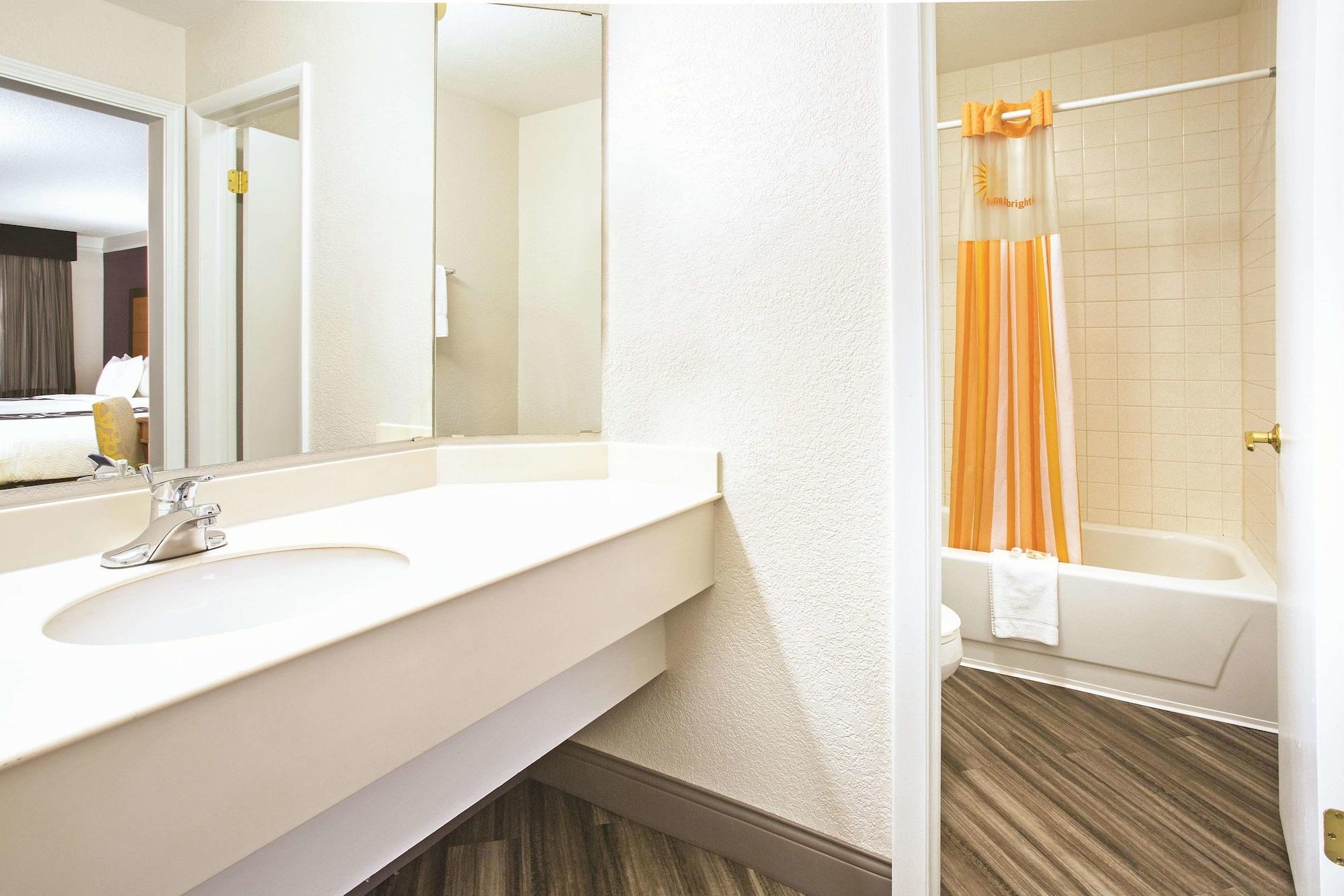 La Quinta Inn By Wyndham Denver Вестминстер Экстерьер фото